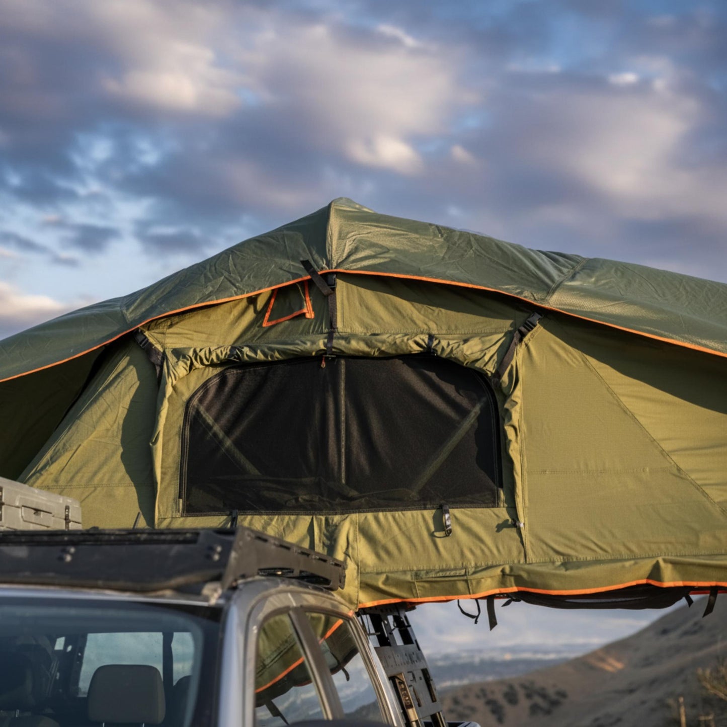 V1 - the Vagabond Rooftop Tent